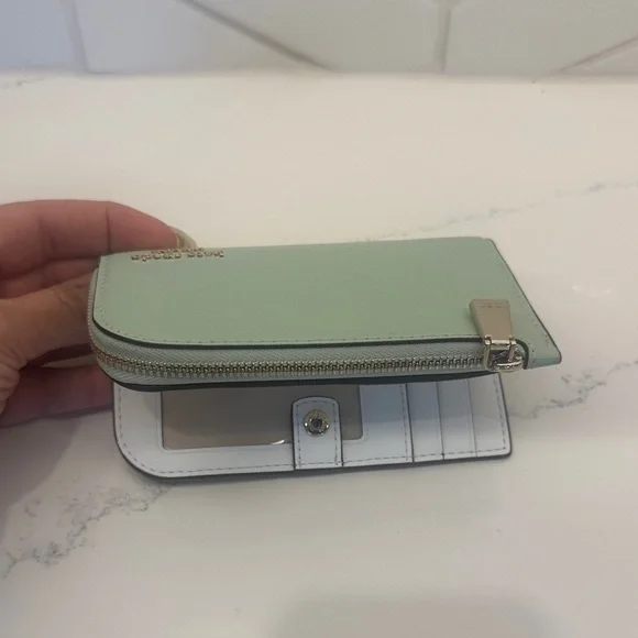 Kate Spade Mint Green Card Holder - Picture 5 of 9